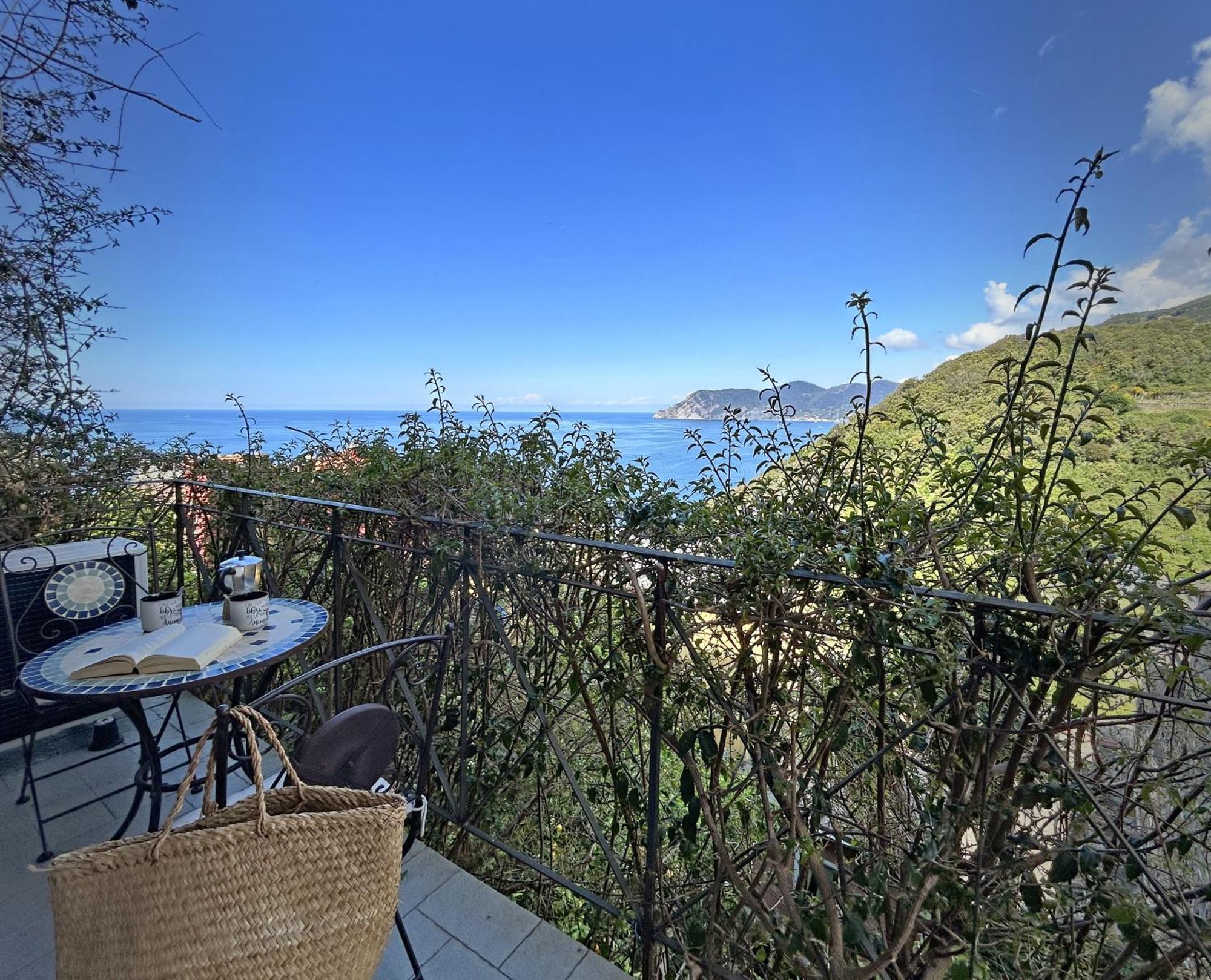 Pietra Azzurra, Newly Renovated Apartment Corniglia Exterior photo